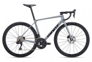 2026 Giant TCR Advanced Pro 1 Road Bike (MONKEYCYCLESHOP)