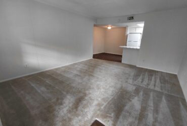 1 Bedroom ! Bath Available Now!!!