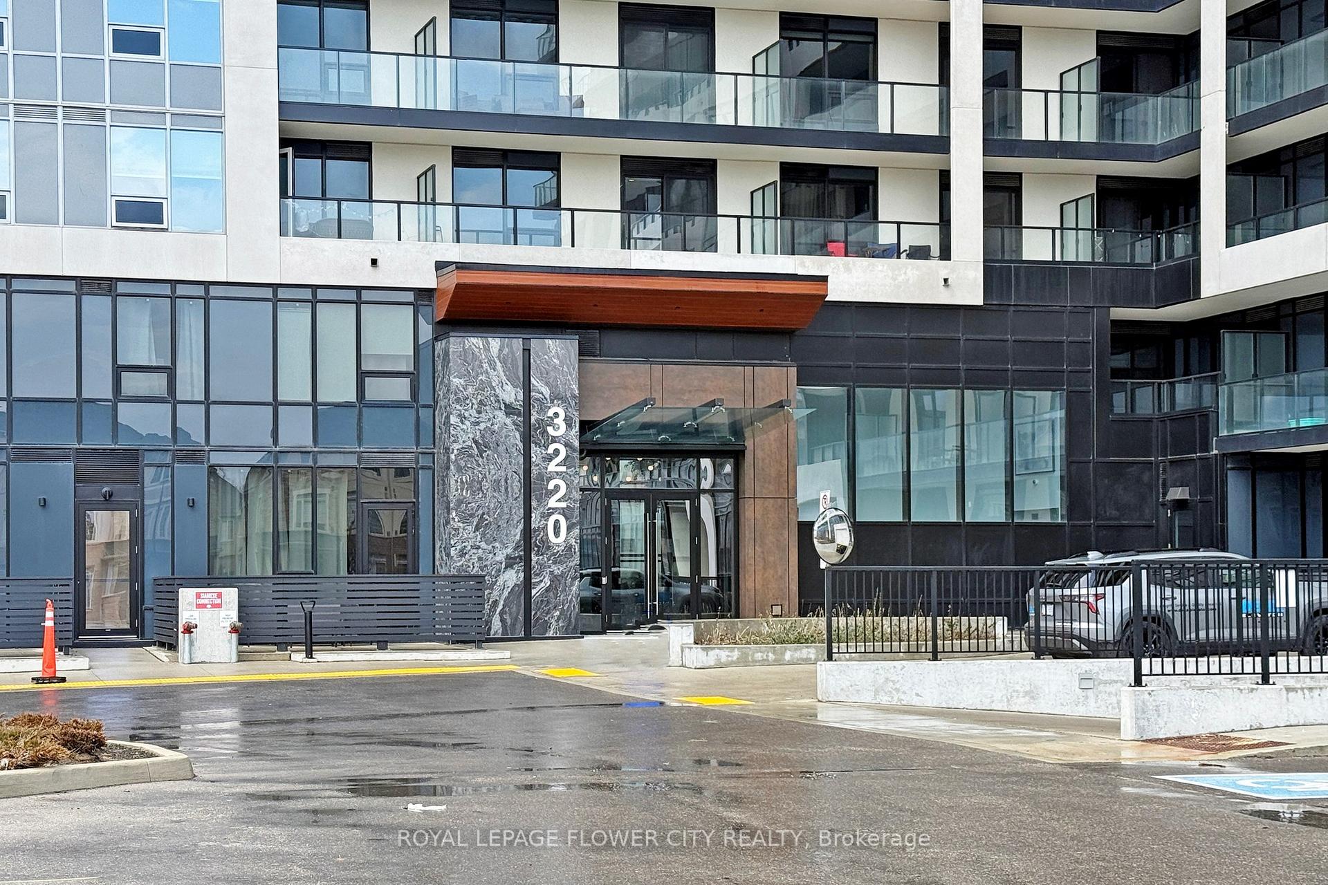 Modern 2 Bed Condo Apartment in Oakville Prime Area