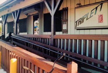 Triplett's Check Cashing and Bill Payment Center