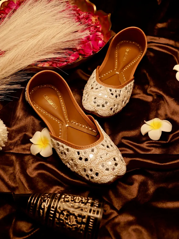 Beautiful Juttis for Women for Occasions like Weddings & Festivals