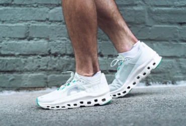 On Cloud Sneakers for Comfort and Active Lifestyles