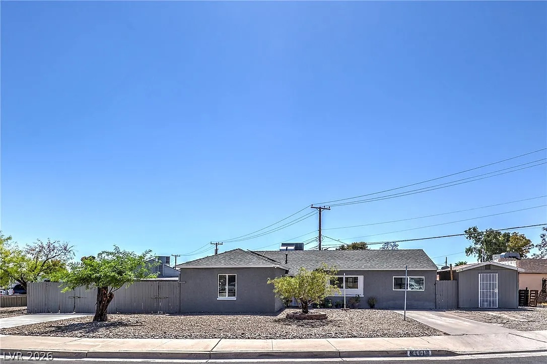 Charming single-story home featuring 3 bedrooms and 1 bathroom!
