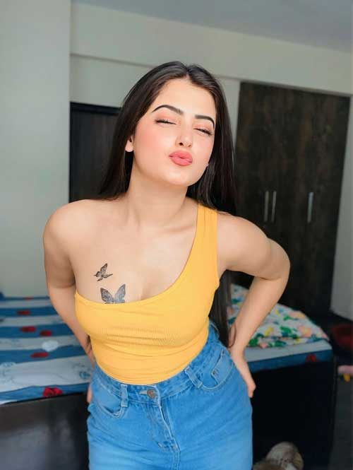 Low rate Call girls in Saket Delhi | 9899985641